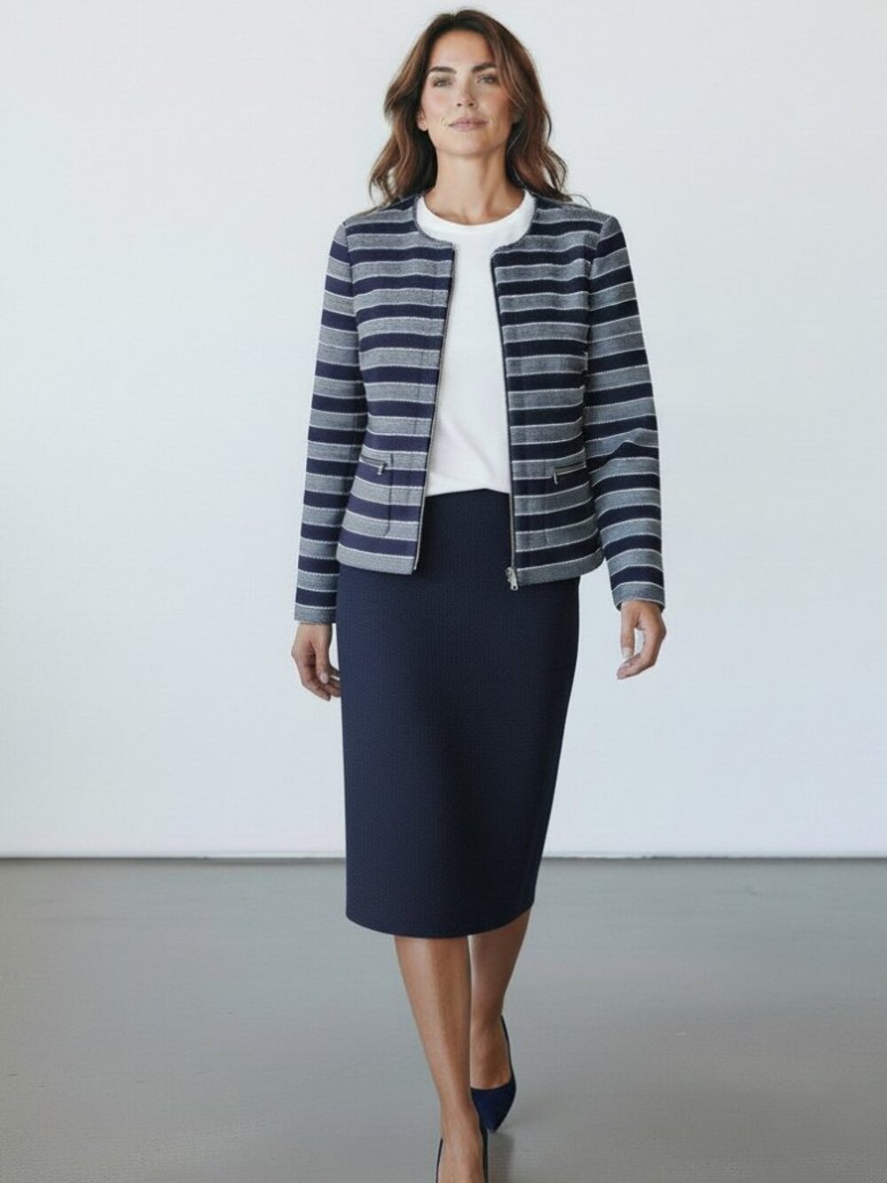 Ann Taylor LOFT Women's Cropped Zippered Jacket Blazer, Blue/Gray 6